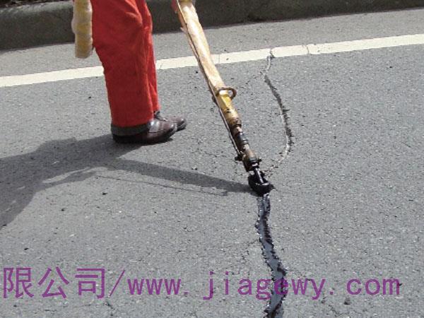 瀝青路面不同季節(jié)該如何養(yǎng)護？